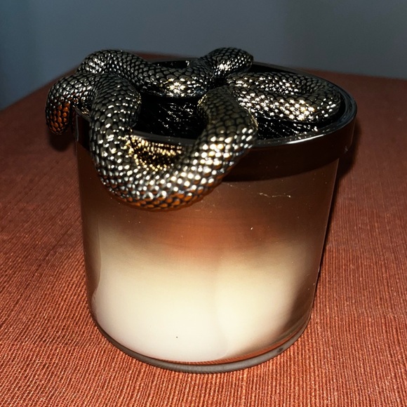Bath & Body Works Wicked Vanilla Woods 3-Wick Candle with Glass& Snake Lid - Picture 5 of 5